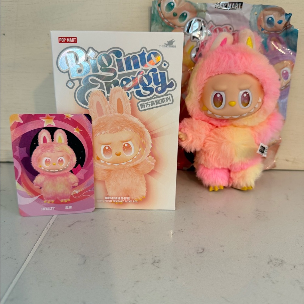 LABUBU MONSTERS Big into Energy Series-Vinyl Plush Pendant: LOYALTY